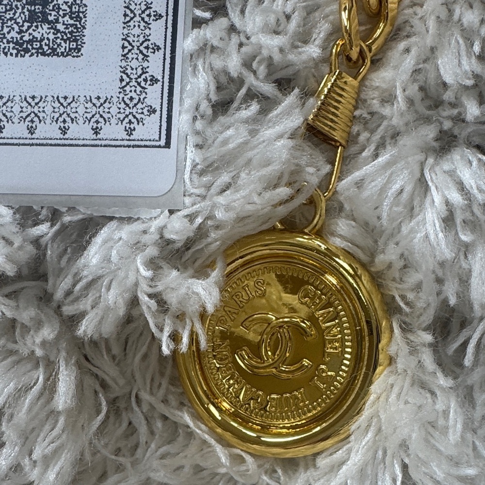 ✨Gold Chanel Rue Cambon Chain Belt w/Medallions authentic w/COA-GREAT CONDITION✨ - Picture 3 of 11